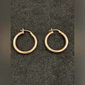 10K Gold Hollow Tube Hoop Earrings